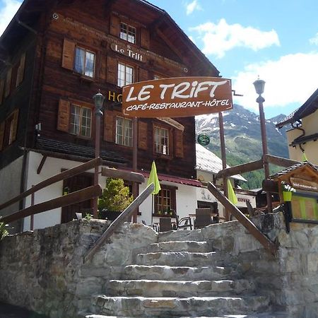 Hotel - Petit-Dejeuner Le Trift Zinal Bagian luar foto