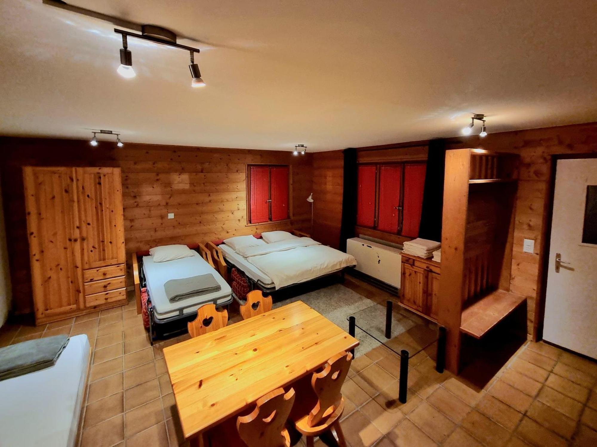 Hotel - Petit-Dejeuner Le Trift Zinal Bagian luar foto